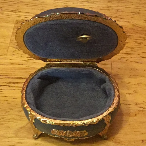 San Francisco music box company. Wind up music box. - Picture 2 of 3